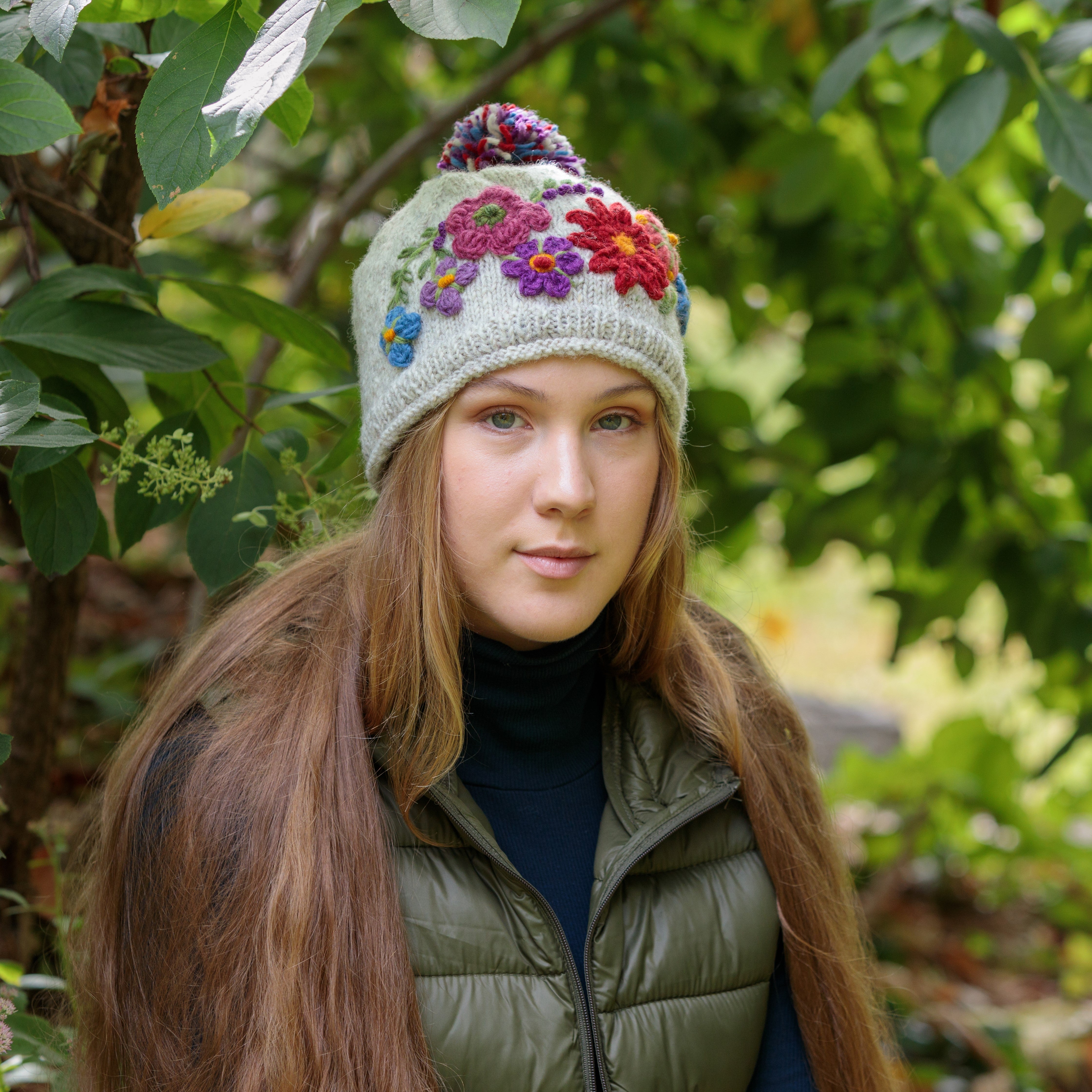 Petite Fleur Wool Beanie Hat with Hand-Crocheted Flowers – Fleece